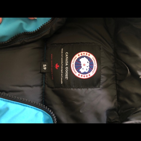 Authentic blue Canadian Goose vest - Picture 4 of 10